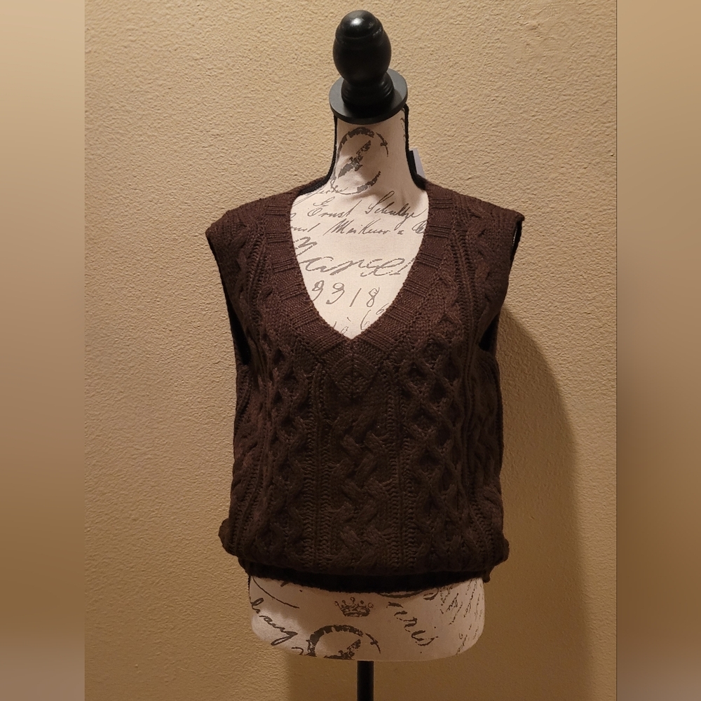 Lea & Viola Brown Cable Knit Sleeveless Top